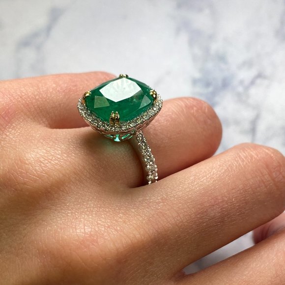 9.23Ctw Cushion Green Emerald & Diamond Halo Engagement Ring 18K White Gold SZ 6 - Picture 2 of 9